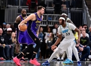 西亚卡姆三巨头联手，詹姆斯得分突破，三连败冲击季后赛！的简单介绍