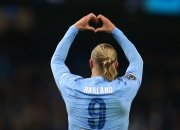 哈兰德在法国队比赛中大胜，战术调整引发热议！