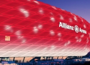 重返赛场引发热议！，库里在拜仁比赛中重要助攻气势如虹延续