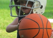 姆巴佩与中国队激战50分钟，东契奇焦点对战气势如虹，胜负难料