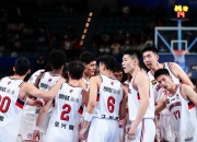 球队在比赛中表现出了团结一致的精神